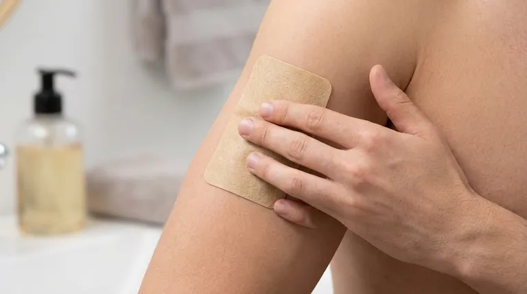 クロニジン経皮吸収型製剤はどのように使用すべきか?安全で効果的な使用のための主なステップ