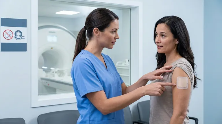 使用氯硝柳胺贴片进行核磁共振成像检查前应做哪些准备?避免灼伤的安全措施