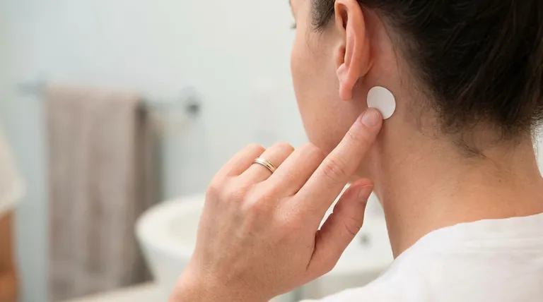 手術に伴う吐き気・嘔吐にスコポラミンパッチはどのように貼付すべきか?ステップガイド